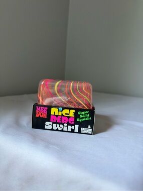 NeeDoh Nice Berg Swirl XL Giant Squishy Cube
